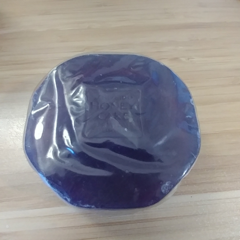 Shiseido Honey Cake Soap Crystal Purple